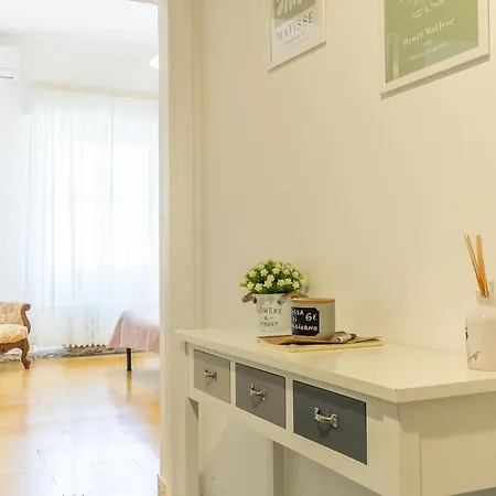 Casa Piazza Lodi * Rome